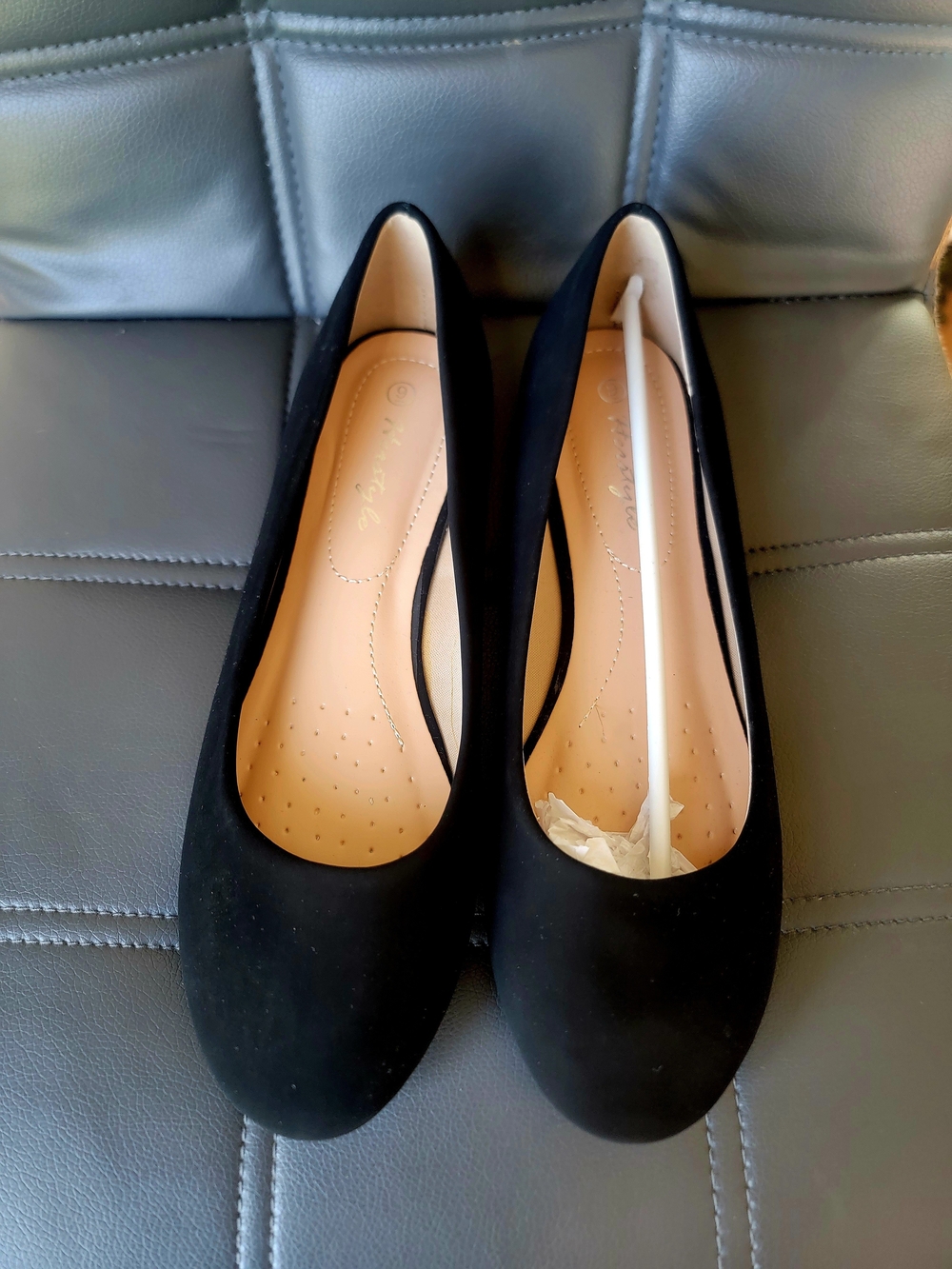 Black Herstyle Ever Memory almond-toe ballet flats w/ tan cushioned insoles Sz9